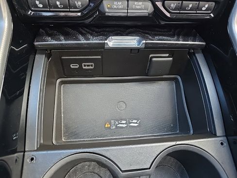 Used 2021 GMC Yukon Denali w/ Denali Premium Package image 26