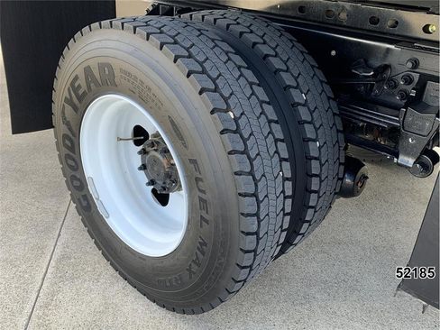 Used 2022 Ford F750 2WD Regular Cab Super Duty image 22