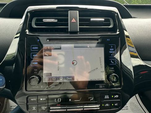 Used 2016 Toyota Prius Four w/ Advanced Technology Package FWD image 10