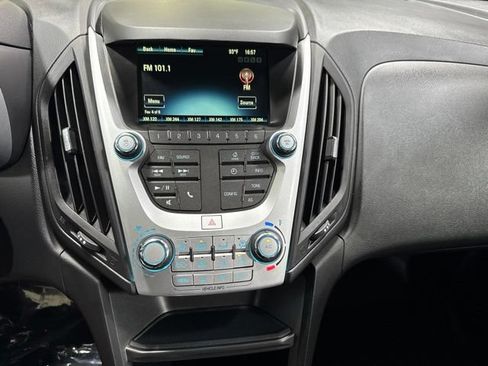 Used 2017 Chevrolet Equinox LS AWD/4WD image 16