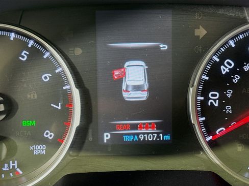 Used 2022 Toyota RAV4 XLE AWD/4WD image 16