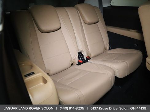 Used 2024 Mercedes-Benz GLS 580 4MATIC image 32