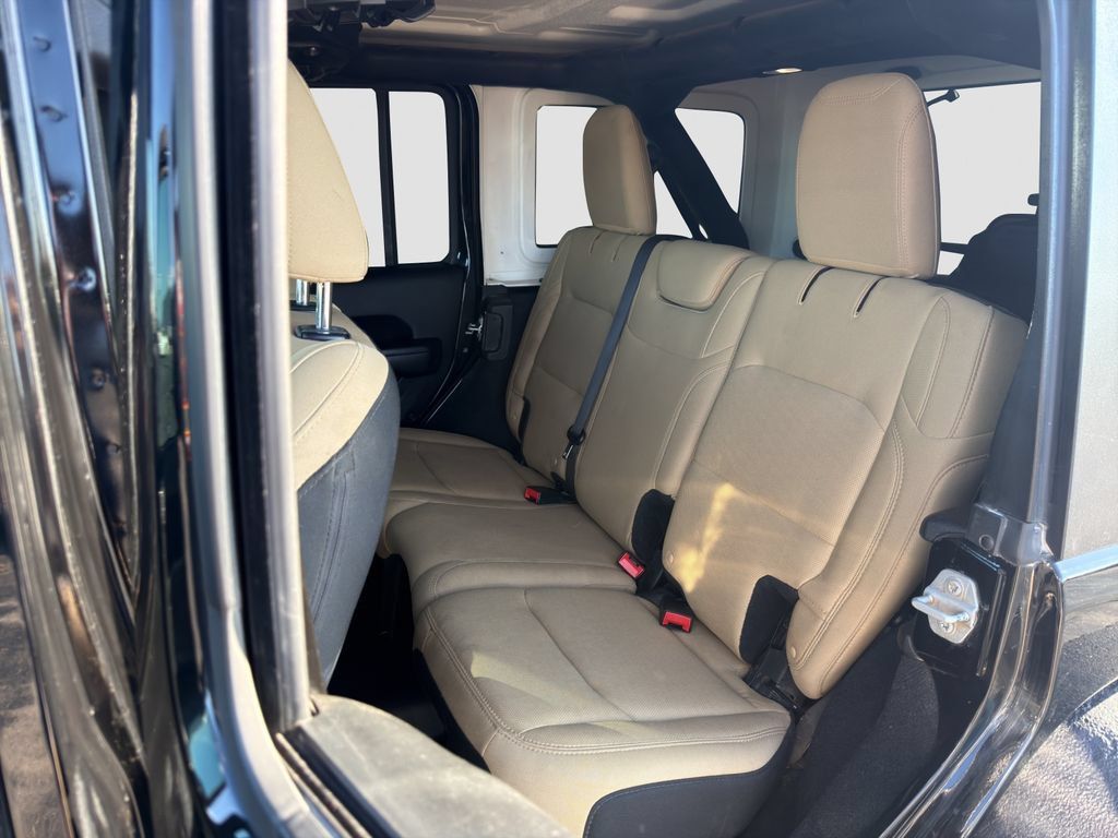Used 2018 Jeep Wrangler Unlimited Sport S AWD/4WD image 27