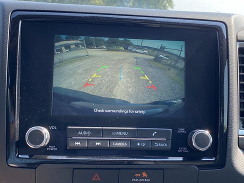 Used 2022 Nissan Frontier SV RWD image 14