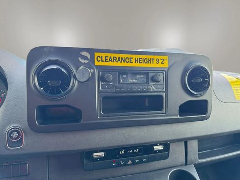 Used 2021 Mercedes-Benz Sprinter 2500 image 10
