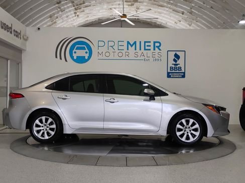 Used 2020 Toyota Corolla LE FWD image 21