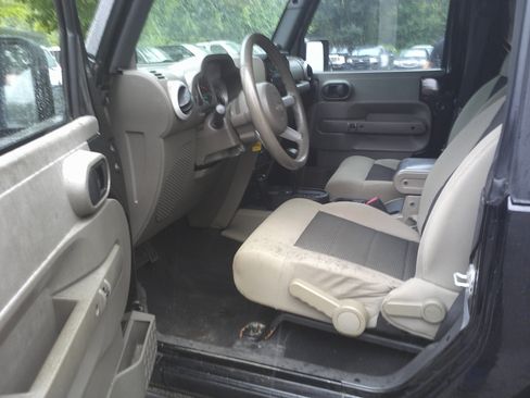 Used 2010 Jeep Wrangler Sahara AWD/4WD image 13