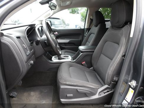Used 2017 Chevrolet Colorado LT w/ LT Convenience Package RWD image 13