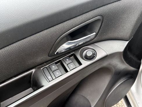 Used 2014 Chevrolet Cruze LTZ image 15