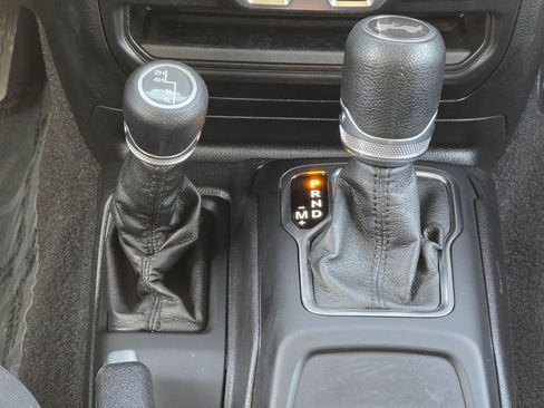 Used 2021 Jeep Wrangler Unlimited Sport image 35