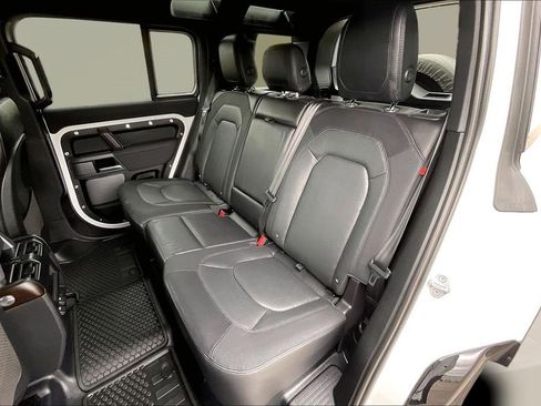 Used 2023 Land Rover Defender 110 X-Dynamic SE image 25