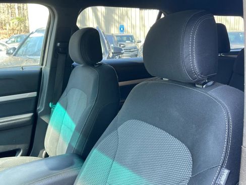 Used 2017 Ford Explorer XLT w/ Equipment Group 201A image 17