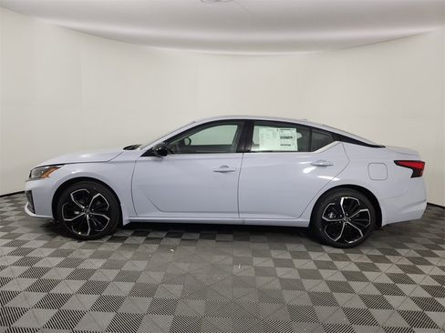 New 2025 Nissan Altima 2.5 SR w/ SR Premium Package image 2