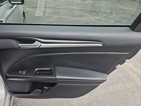 Used 2018 Ford Fusion Titanium AWD/4WD image 17