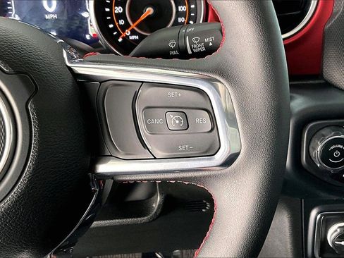 Used 2023 Jeep Gladiator Rubicon w/ Cold Weather Group image 22