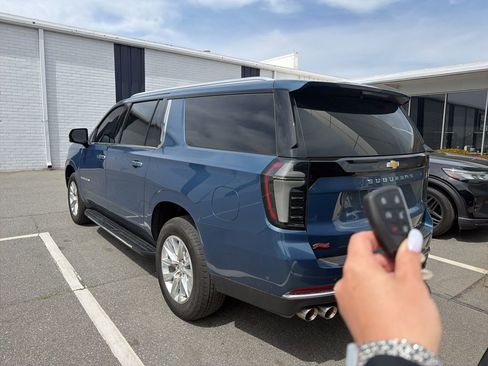 Used 2025 Chevrolet Suburban Premier image 14