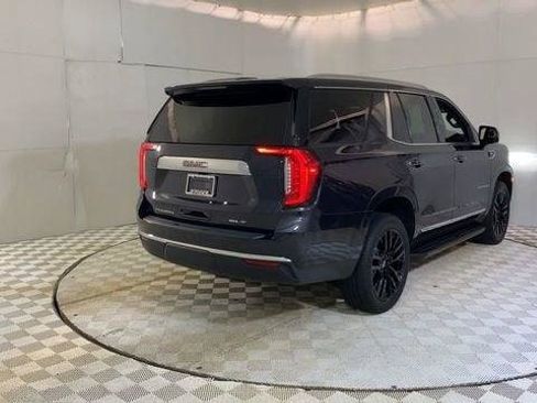 Used 2023 GMC Yukon SLT w/ SLT Premium Package AWD/4WD image 9