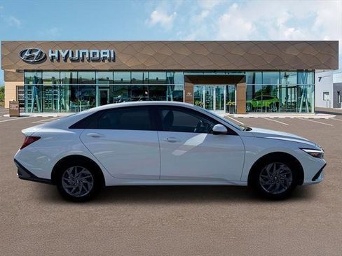 New 2026 Hyundai Elantra Blue image 9