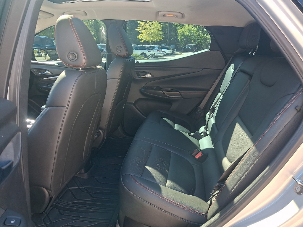 Used 2023 Chevrolet Bolt EUV Premier w/ Sun & Sound Package FWD image 10