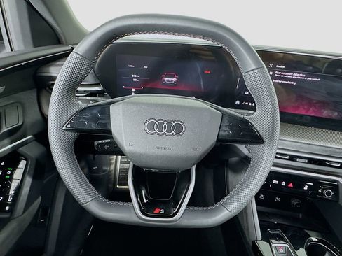 Used 2025 Audi SQ5 Prestige w/ Prestige Package AWD/4WD image 17