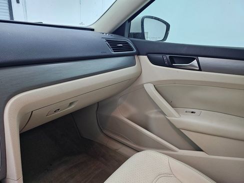 Used 2014 Volkswagen Passat TDI SE image 17