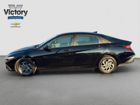 Used 2024 Hyundai Elantra SEL FWD image 4