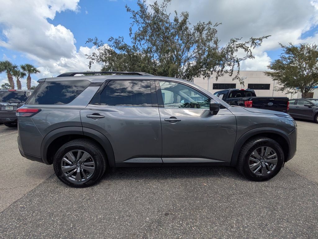 Used 2025 Nissan Pathfinder SV AWD/4WD image 3