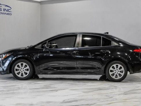 Used 2021 Toyota Corolla LE FWD image 13
