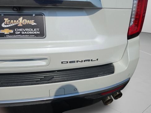 Used 2021 GMC Yukon Denali w/ LPO, Illumination Package image 16