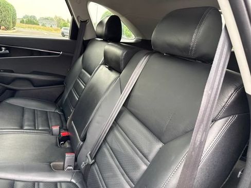 Used 2020 Kia Sorento EX AWD/4WD image 22