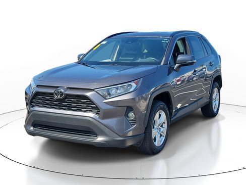 Certified 2021 Toyota RAV4 XLE FWD image 3