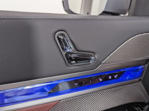 New 2026 BMW 740i xDrive AWD/4WD image 12