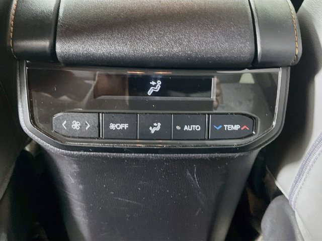 Used 2023 Toyota Highlander Bronze Edition FWD image 26