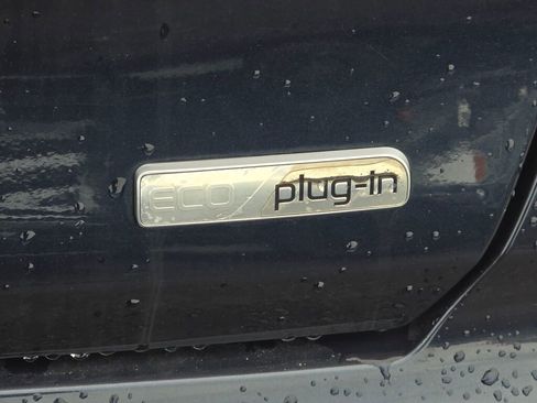 Used 2018 Kia Niro EX Premium image 38