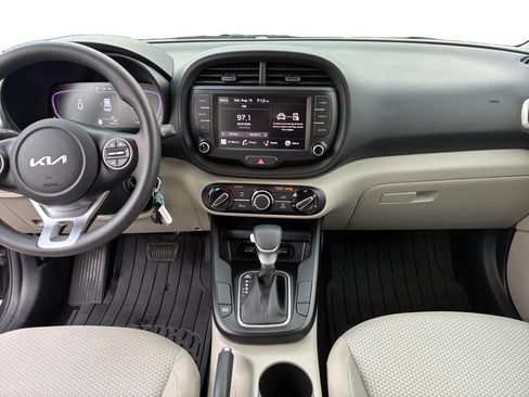 Used 2023 Kia Soul LX FWD image 14