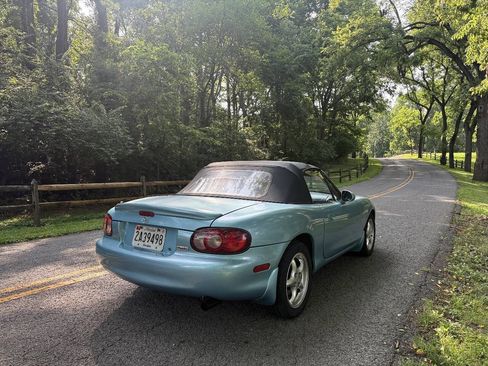 Used 2001 MAZDA MX-5 Miata RWD image 7