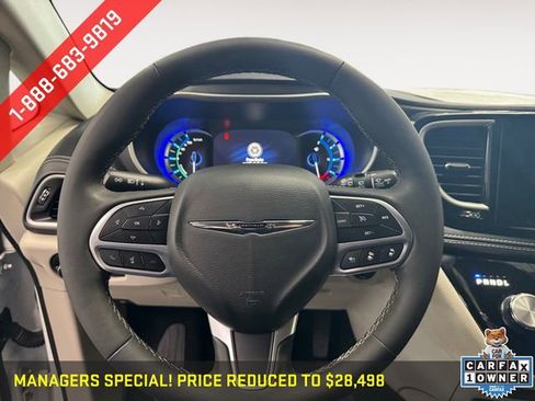 Used 2024 Chrysler Pacifica Limited FWD image 21