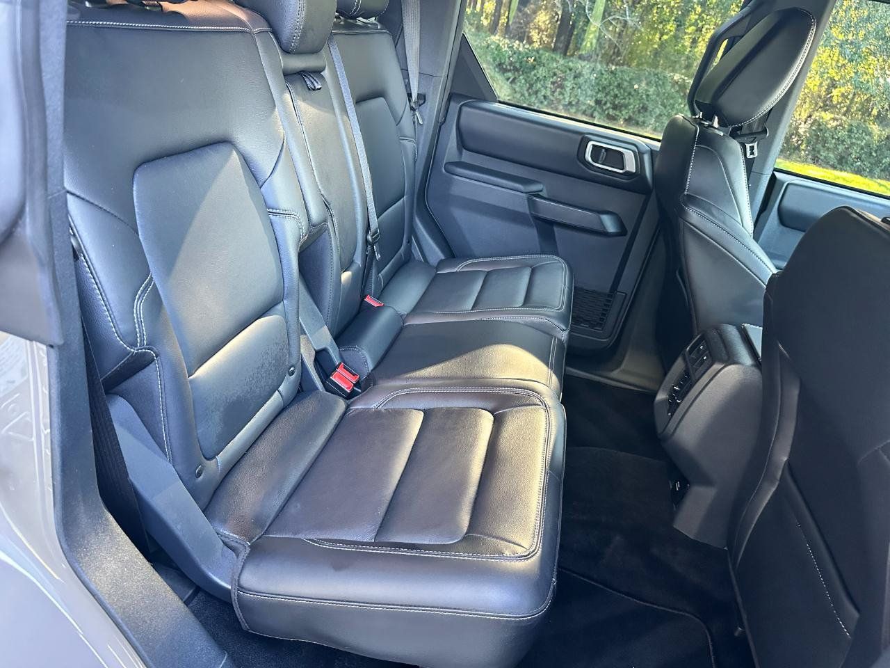 Used 2025 Ford Bronco Outer Banks AWD/4WD image 19