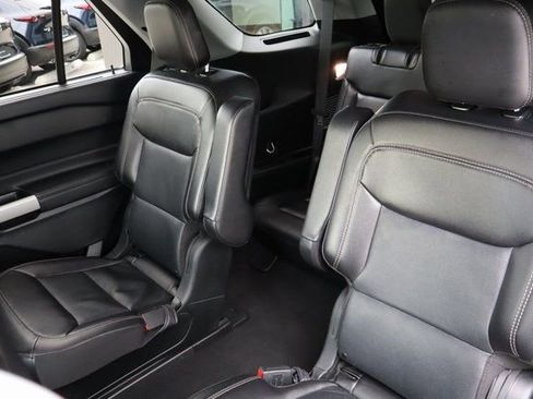 Used 2024 Ford Explorer Limited image 15