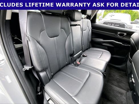 Used 2025 Kia Sorento S FWD image 22