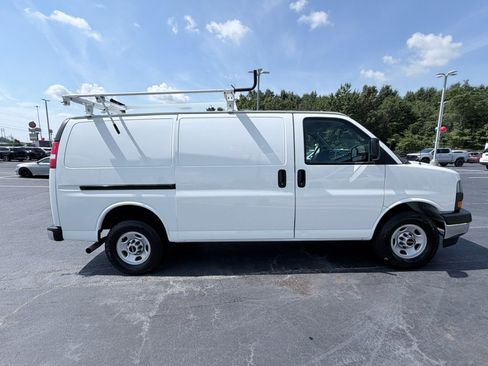 Used 2023 GMC Savana 2500 w/ Driver Convenience Package RWD image 4