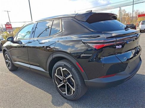 Used 2025 Chevrolet Equinox EV LT image 4