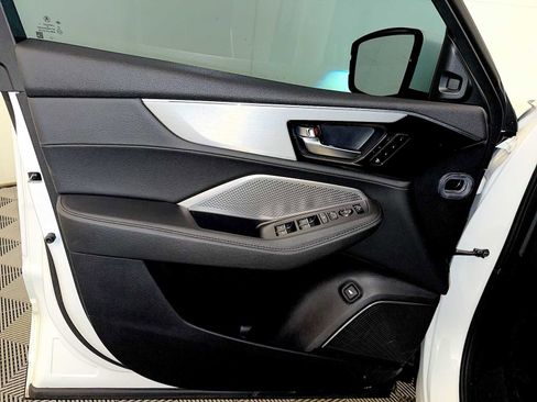 Used 2023 Acura MDX SH-AWD image 11