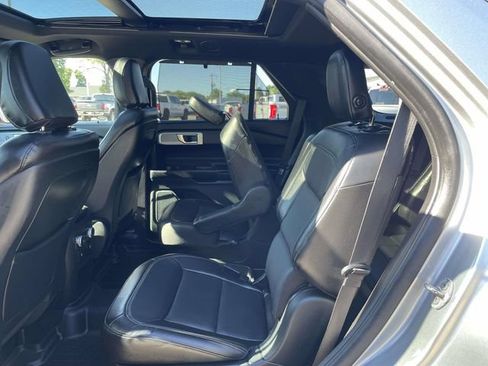 Used 2020 Ford Explorer Limited AWD/4WD image 12