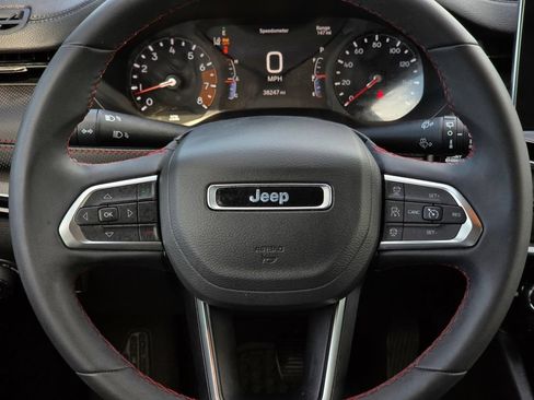 Used 2025 Jeep Compass Trailhawk AWD/4WD image 15