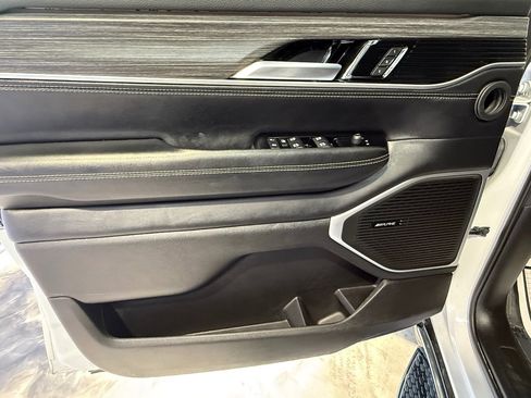 Used 2024 Jeep Wagoneer L Series II w/ Flexible Seating Group AWD/4WD image 36