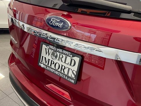 Used 2017 Ford Explorer Limited w/ Equipment Group 301A AWD/4WD image 17