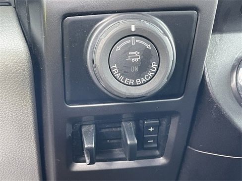 Used 2017 Ford F150 XLT w/ Trailer Tow Package image 16