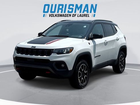 Used 2025 Jeep Compass Trailhawk AWD/4WD image 1