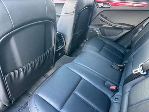 Used 2025 Porsche Macan image 13